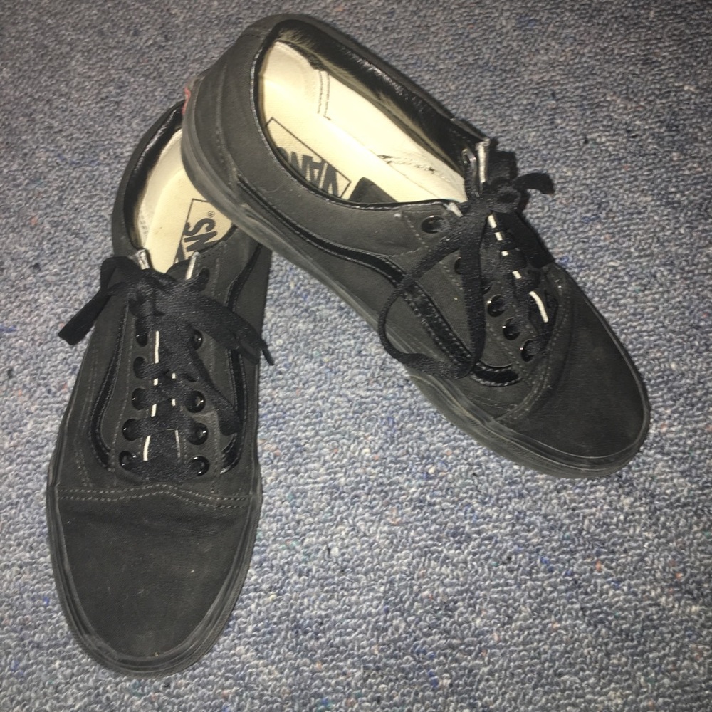 Black Old Skool Vans- size 8.5